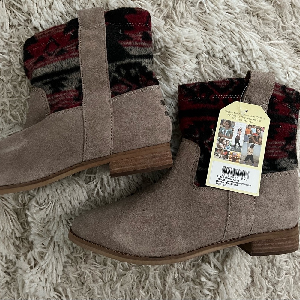 NWT TOMS Tan and Red Ankle Boots with Decorative Cuff